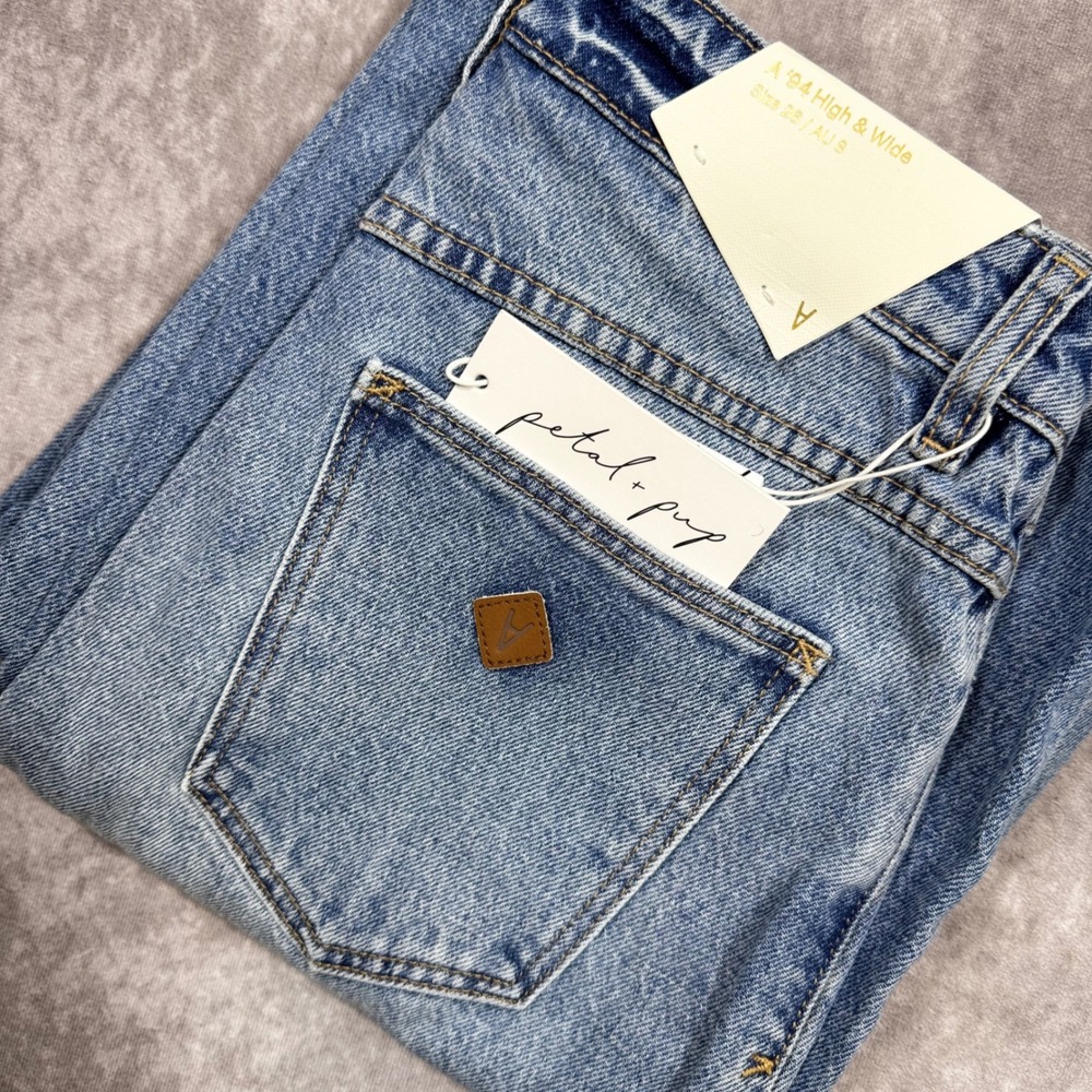 Abrand Jeans A 94 High & Wide Liv Light Vintage Blue Jeans A51J35 Size 8/26